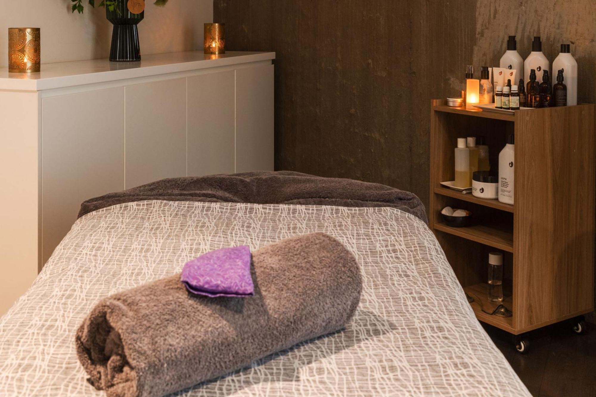 派珀希洛酒店 朗塞斯顿 外观 照片 Massage table