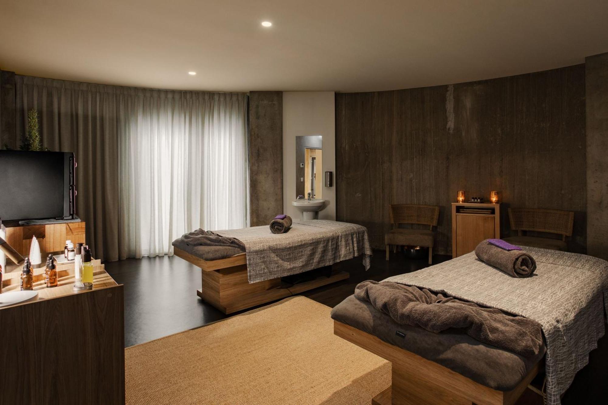 派珀希洛酒店 朗塞斯顿 外观 照片 A treatment room at the spa