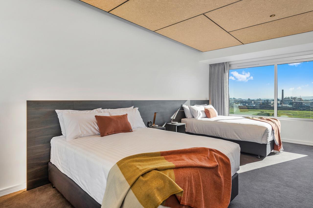 派珀希洛酒店 朗塞斯顿 外观 照片 A bedroom at the hotel